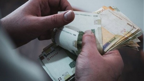 افزایش حقوق کارکنان دولت از فروردین اعمال میشود