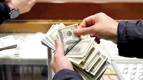 خرید هیجانی ارز در نرخ‌های بالا، پرریسک است