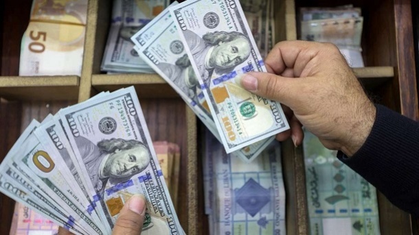 فروش ارز سهمیه‌ای فقط در 3 بانک اجرا می‌شود