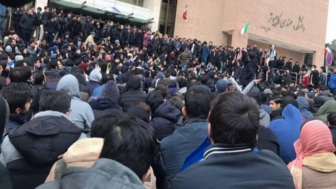 صدور حکم اخراج 6 دانشجوی دانشگاه شریف در پی ناآرامیهای اسفندماه