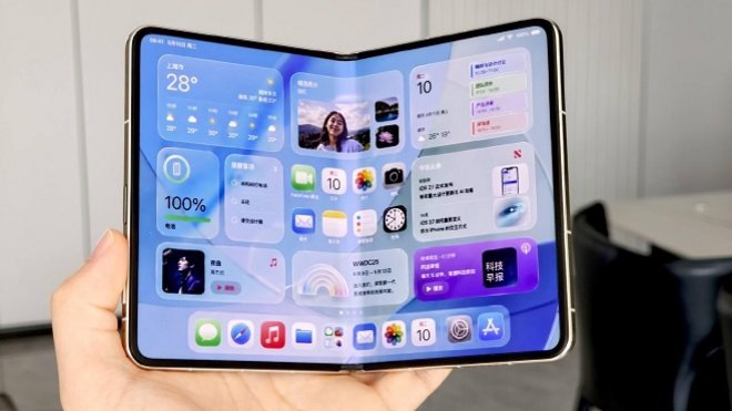 اپل از «آیفون اولترا» تاشو رونمایی میکند