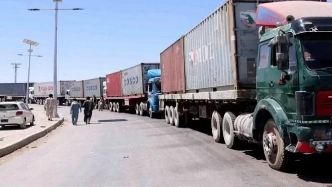 کامیونهای ایرانی 15 روز پشت مرز افغانستان ماندند