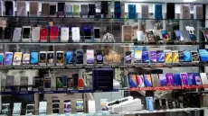 قیمت موبایل کاهش می یابد؟