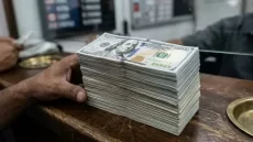 دلار به ۱۶۴ هزار و ۳۹۵ تومان رسید
