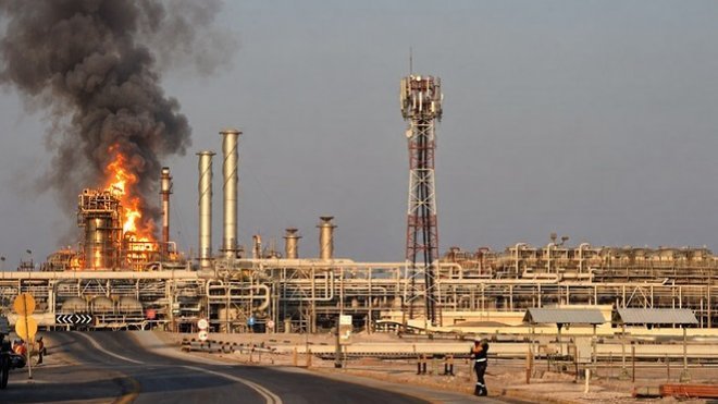 حملات موشکی و پهپادی یمن به عربستان؛ تأسیسات نفتی جیزان هدف قرار گرفت