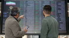 شاخص کل 121 هزار واحد بالا رفت