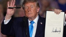 گازوئیل گران، ترامپ را به عقب‌نشینی مالیاتی واداشت