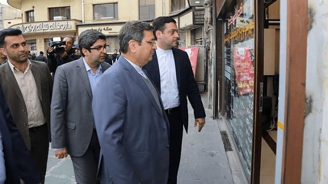 نظر کارشناسان درباره دلارفروشی بانک مرکزی