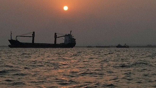 فهرست سیاه تنگه هرمز به 122 شناور رسید