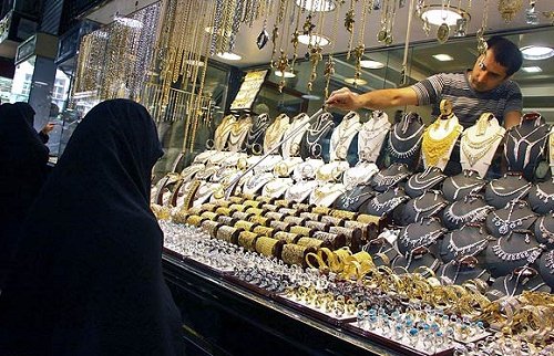 حرکت متفاوت طلا و دلار در بازار تهران
