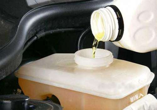 زمان تعویض روغن‌های ترمز، هيدروليک و گيربكس 