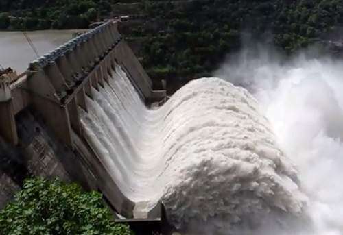 سرریز سد داریان پاوه کرمانشاه تبعات بدی نداشته است