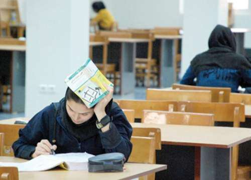 حقوقخواندههای بیحقوق!