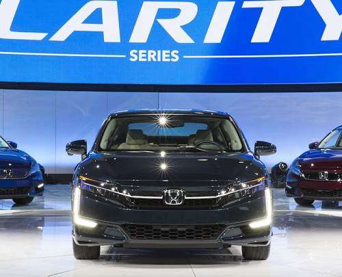 یک خودروی هیبریدی کم مصرف در نیویورک رونمایی شد