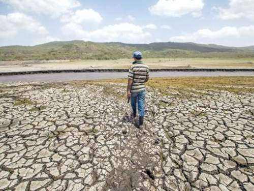 تداوم وضعیت قرمز آب در ایران