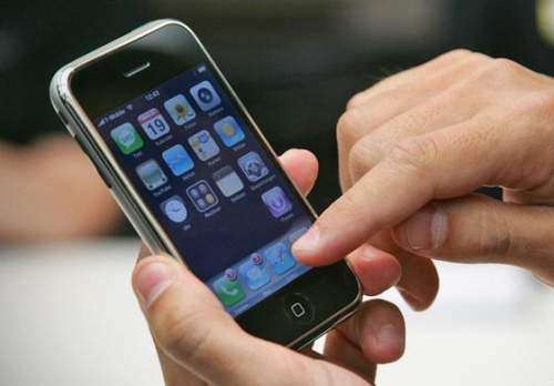 گوشی آیفون 10 ساله شد