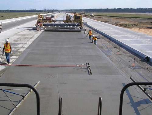 روسازی 10 درصد راههای کشور تا 2 سال آینده بتنی میشود