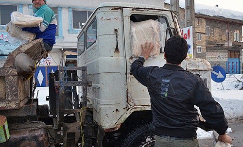 قیمتهای نجومی اجناس در روزهای برفی/ جدول