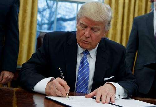 ترامپ تحریم‌های ایران، روسیه و کره شمالی را امضا کرد