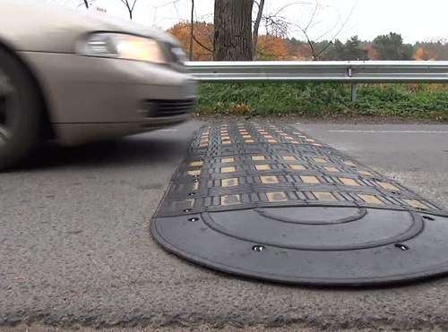 در هنگام عبور از دست‌انداز، پدال ترمز را نگه ندارید