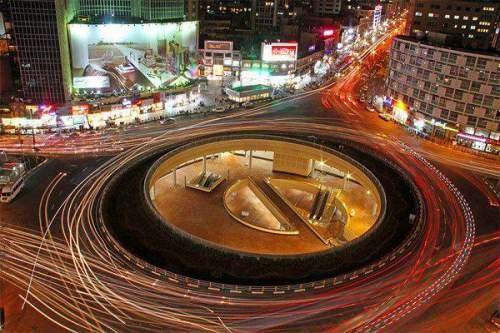 شاهد چینی وارونگی پلازای ولی‌عصر