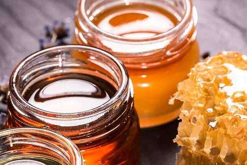 مردم عسل طبیعی را گرانتر از 80 هزار تومان نخرند