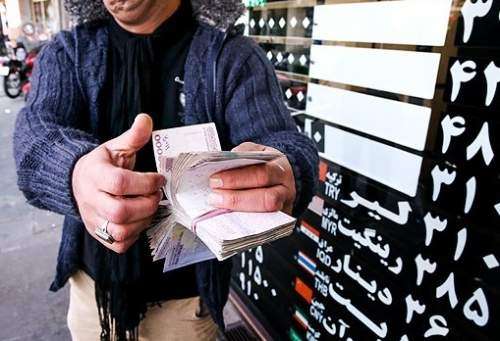 دلایل افسار گسیختگی نرخ ارز در روز دوشنبه