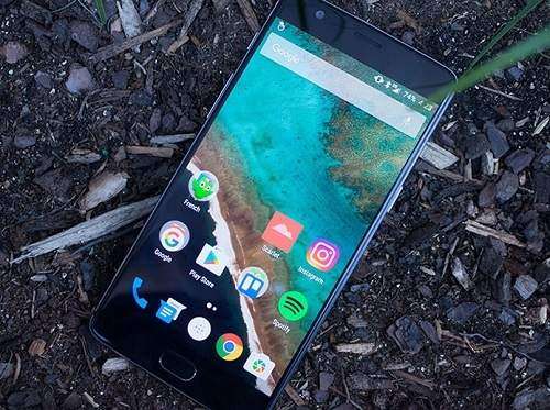 7 کار که باید پیش از فروش گوشی قدیمی انجام دهید