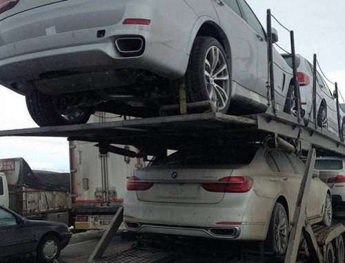 بی‌تصمیمی دولت برای واردات خودرو