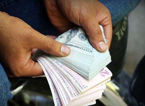 قیمت دلار و دیگر ارزهای پرمتقاضی امروز سه شنبه 5 دی ماه