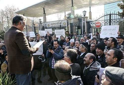 طمعکار نیستیم