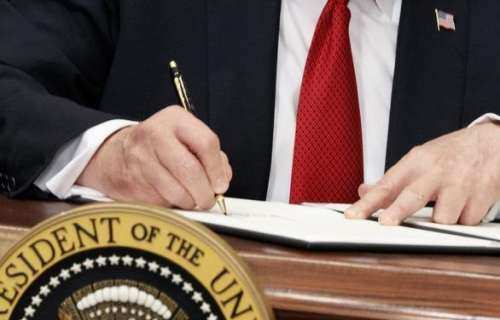 ترامپ در مجمع جهانی اقتصاد چه هدفی را دنبال میکند؟