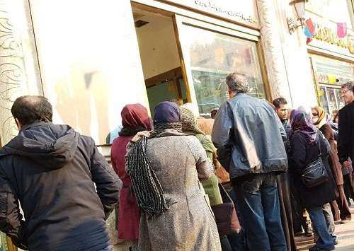 رکورد تازه دلار در ایران؛ عمده مبادلات به نام اشخاصی معدود