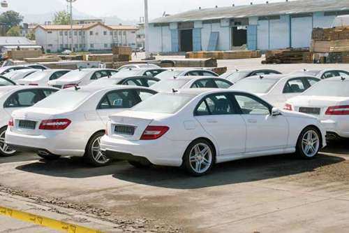 توقف افزایش تعرفه واردات خودرو لازمالاجراست/ ارزانی خودروهای وارداتی در راه است