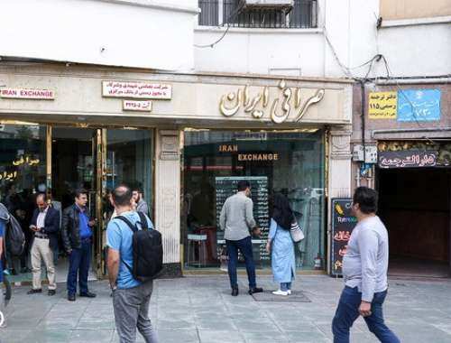 بازار ارز خلوت شد/ دلالان سنگر را حفظ کردند