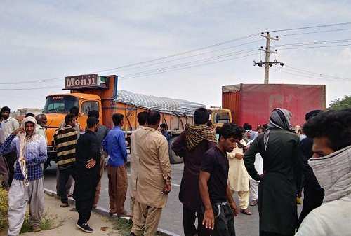 بستن جاده جنوب کرمان به وسیله کشاورزان