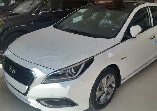 افزایش قیمت شدید قیمت خودروهای وارداتی در بازار تهران