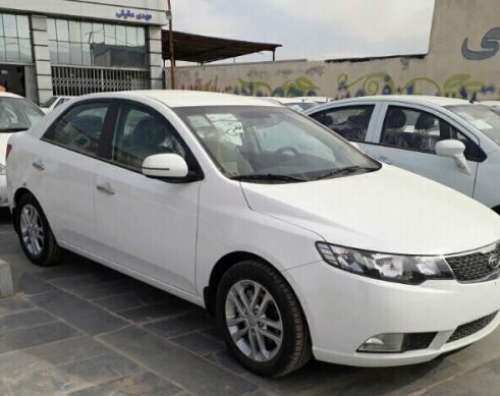 پرواز قیمت‌ها در بازار خودرو/ معاملات بازار تهران قفل شد