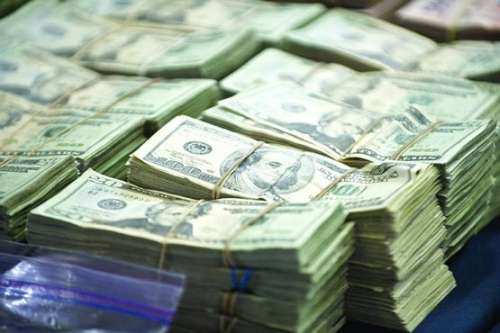 ایران با ذخایر ارزی 112 میلیارد دلاری، تحریمها را رد میکند