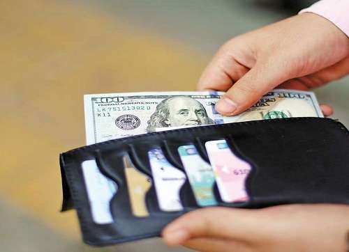 مسافران از فروش ارز مسافرتی چقدر سود میبرند؟