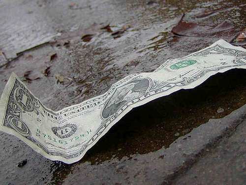 دلار از ذخایر کشور روسیه حذف میشود