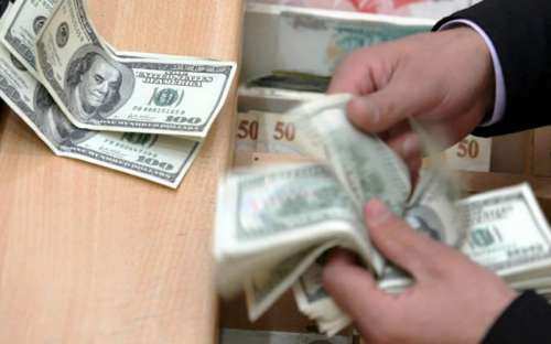 کدام معاملهگران دلار ضرر میکنند؟