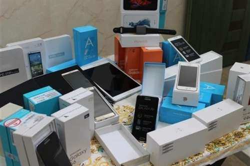 دلار 4400 تومانی دیگر به موبایل تعلق نمی‌گیرد