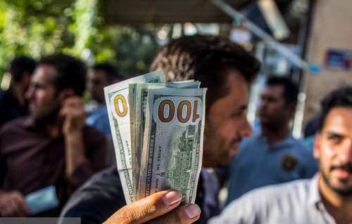 بازار ارز قمارخانه شده است