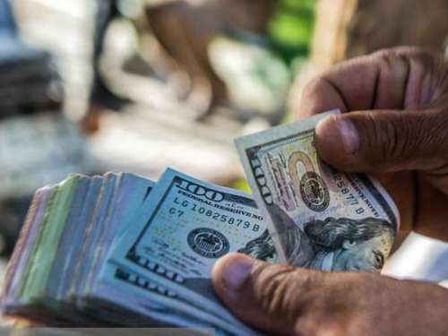 دلار 17 هزار تومانی بعد از سخنان روحانی به 16 هزار تومان بازگشت