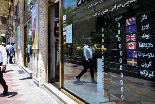 افزایش تقاضا برای دریافت ارز از صرافیهای بانکی