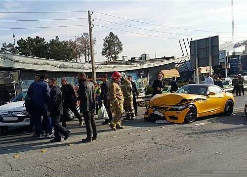 تصادف شدید بی‌ام و Z4 در تهران + تصاویر