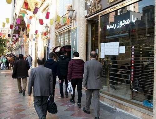 نرخ دلار باید به زیر 10 هزار تومان بیاید