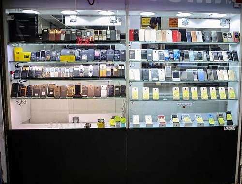 قیمت گوشی موبایل پایین می‌آید