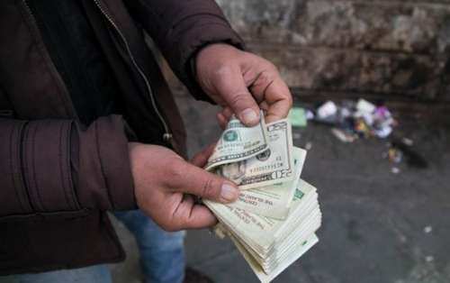 دلار در ایران کجا و چگونه قیمت میخورد؟